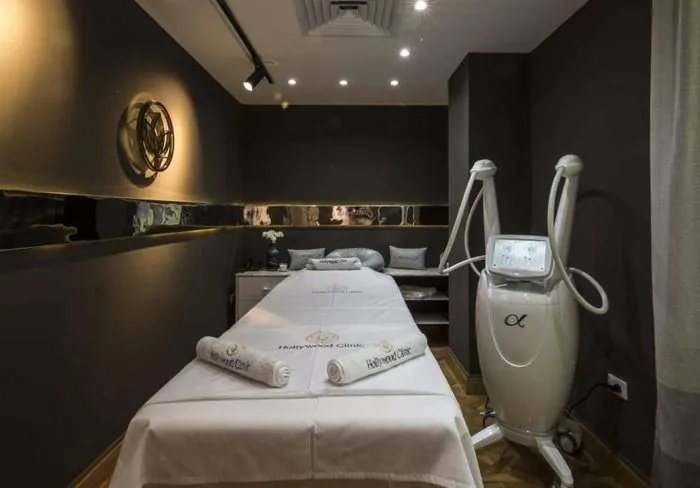Body-contouring treatment room with Clatuu Alpha device