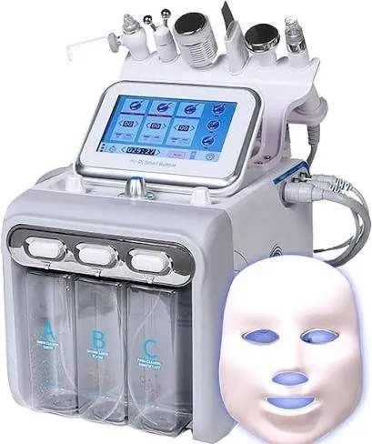 HydraFacial hydration treatment on the face